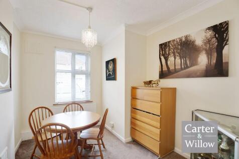 Bedroom/dining