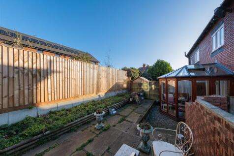 9 Coronation Terrace-002.jpg