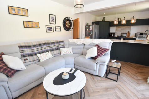 3 bed semi-detached house