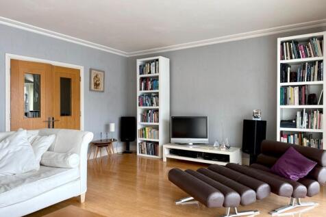 Open Plan Living/Dining Room