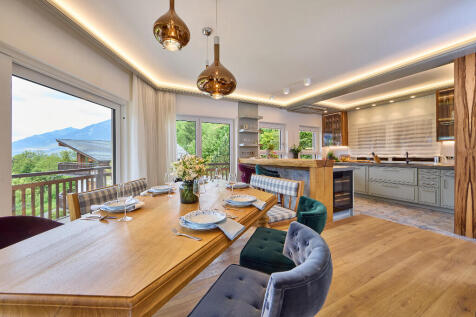 Kitchen &amp; Dining Are