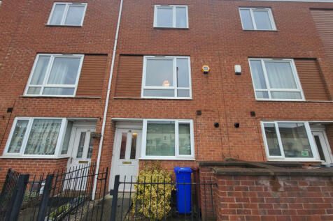 4 Bedroom Town House for Sale