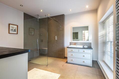 Ensuite to Principal Bedroom