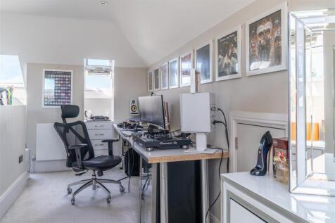 Second Floor Landing/Study