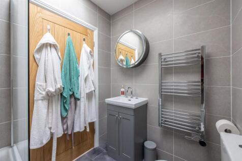 The Courtyard 3 Bathroom-2.jpg
