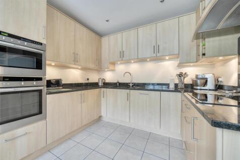 kitchen 2.jpg