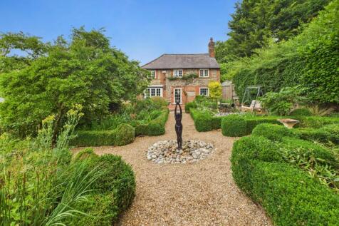 CAM02909G0-PR0442-STILL004