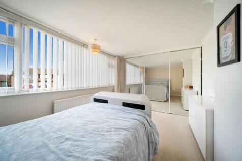 16 Dawnbrook Close-28.jpg