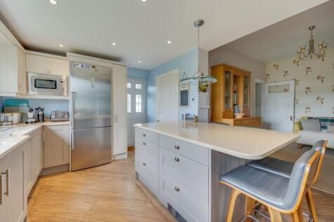 KITCHEN, DINER AND LIVING ROOM