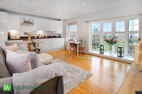 Lounge/Kitchen
