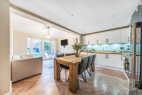 67215694-80d6-484...