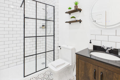 CAM03481G0-PR0115-STILL008