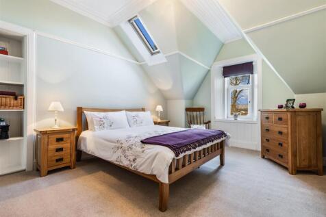 4 bed, 2 bath Detached in Glasgow - Photo 26