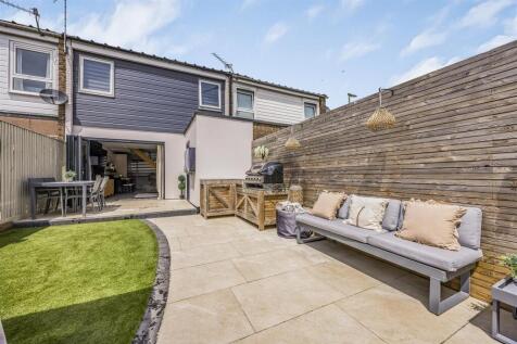 2 Partridge Gardens, Waterlooville-PorticoMarketin