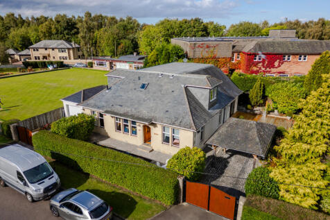 5 bed, 5 bath Detached in Glasgow - Photo 1