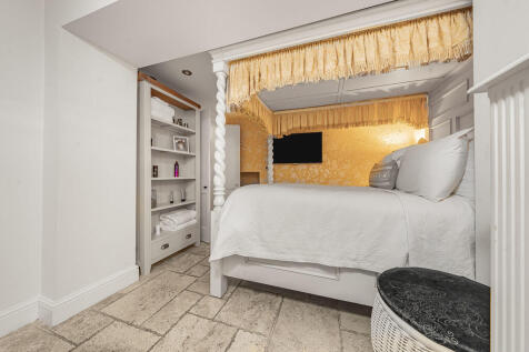 Photo Dec 08 2025...