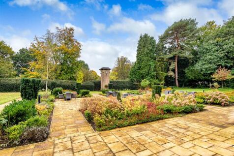 5 Clock Gardens-garden1.jpg