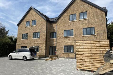 Garage Oakley Close 4.jpg