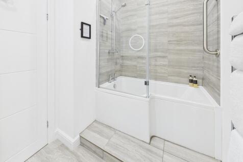 CAM03481G0-PR0115-STILL004