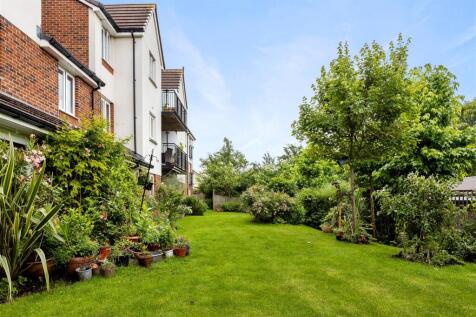 Tythe Court- communal gardens .jpg