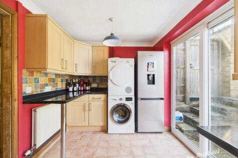 CAM02773G0-PR0342-STILL013