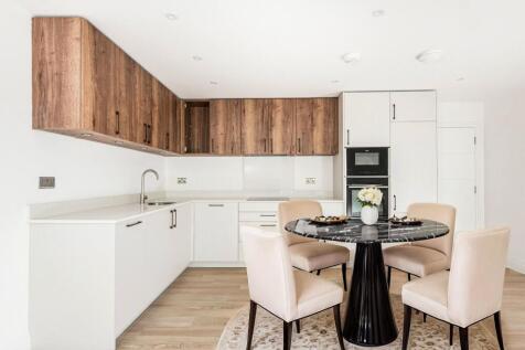 Kitchen/Sitting Rm