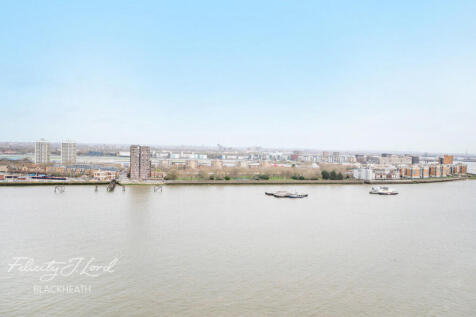 2 bed, 2 bath Apartment in london - Photo 14