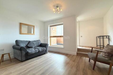 Urban Escape - Beautiful Landscaped Communal Gardens - Tranquil Setting - Ideal For Victoria Train Station - Highly Sought After Development - 12th Floor - One Double Bedroom - Balcony With Skyline Vi