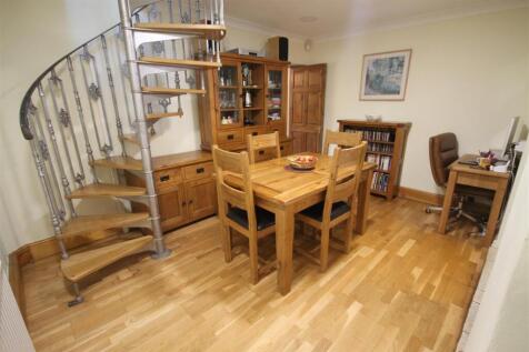 HL Dining Room i.JPG