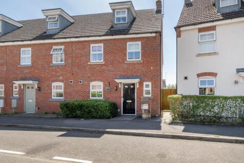 74 Farnborough Drive