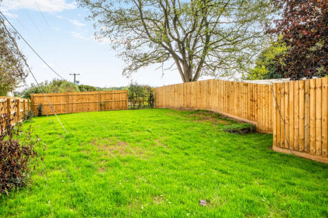 Front Enclosed Private Garden