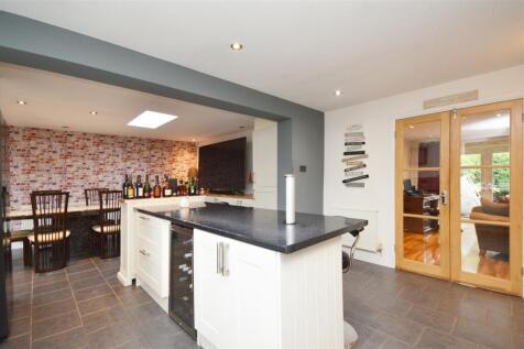 Kitchen / Breakfast Room
