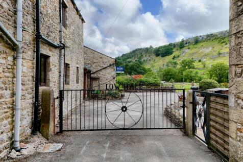 Driveway To Low Hall