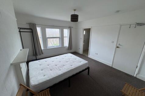 Flat in W13 0LW
