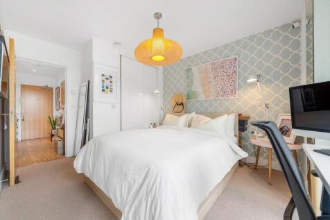 Bedroom (2).JPG