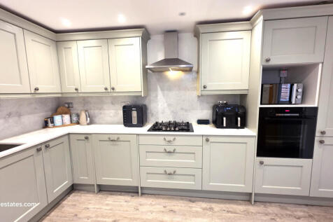 3 Bedroom Terraced House