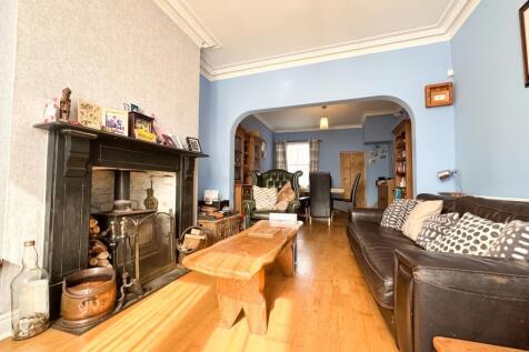 Upleatham EweMove Saltburn-19
