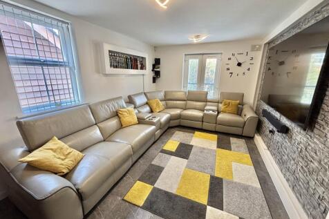 OPEN  PLAN LOUNGE/ KITCHEN