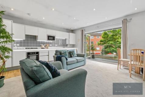 Heronsgate Court F6 MV-7.jpg