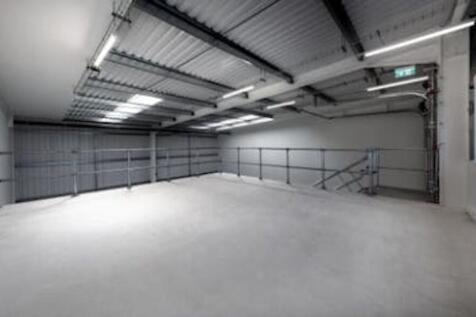 692 Stirling Road 4.jpg
