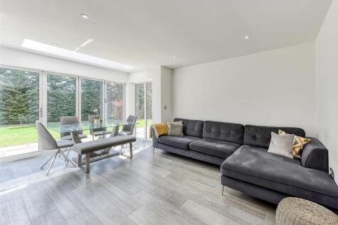 5a Ormes Lane-May25-kitchen1.jpg