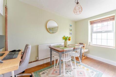 16a high street claverham 16.jpg