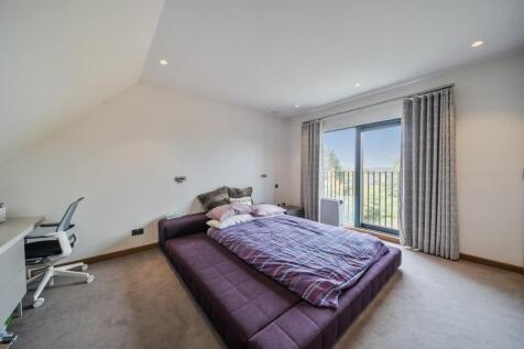 1369895-5-68f0e1c...