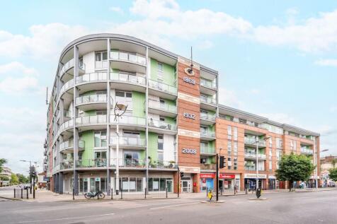 ZERO DEPOSIT AVAILABLE. LONG LET. This 2 bedroom flat occupies a development with fabulous amenities right on its doorstep. It showcases comfortable and welcoming interiors with a private balcony and
