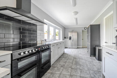 1361087-18-68dd87...