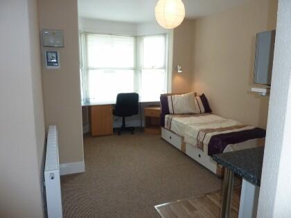 Flat in PL4 8HF