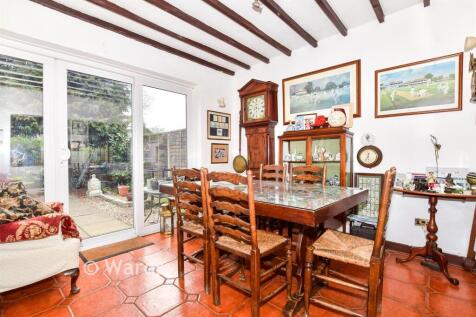 Kitchen/Dining Area