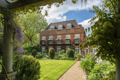 10 bed, 10 bath Detached in London - Photo 36
