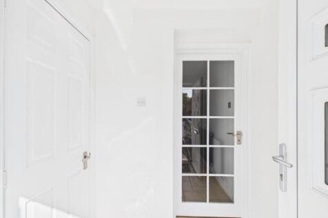 CAM01530G0-PR0479-STILL001.jpg
