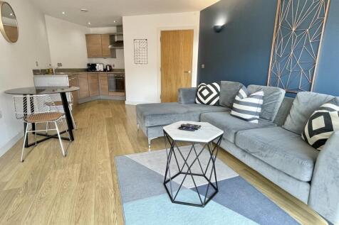 ** FULLY FURNISHED TO A HIGH STANDARD ** FLOOR TO CEILING WINDOWS ** BALCONY ** CENTRAL LOCATION **